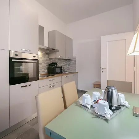 Apartment Santa Sofia M4 Chic - Center Mailand